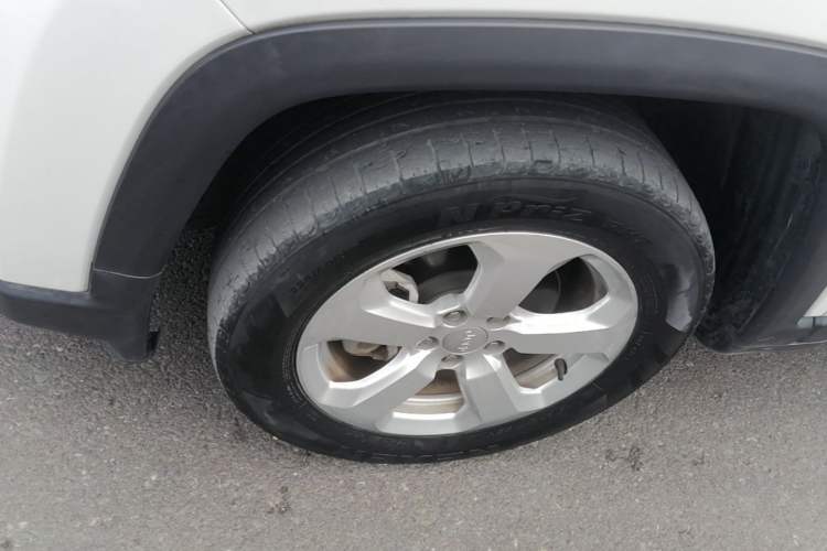 Used Jeep Compass 2019 220T Automatic Family Edition Left Front Wheel Hub