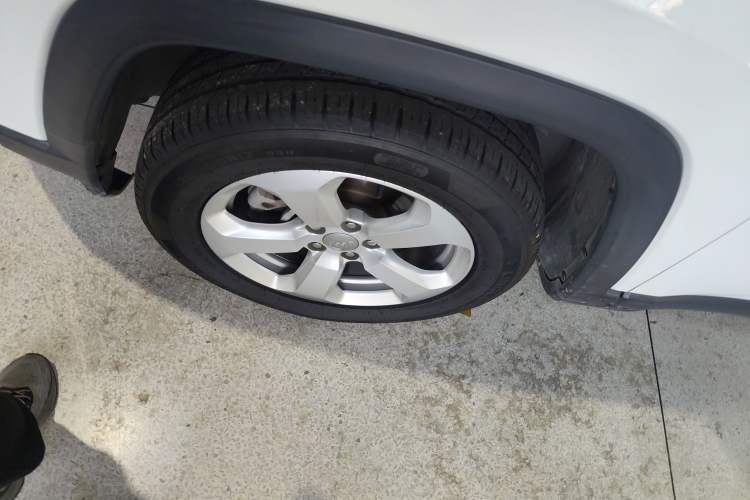 Used Jeep Compass 2019 220T Automatic Family Edition Left Front Wheel Hub