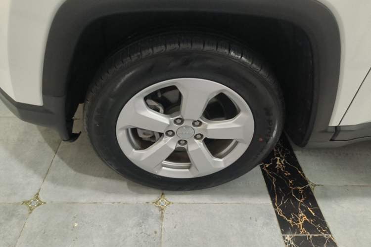 Used Jeep Compass 2019 220T Automatic Family Edition Left Front Wheel Hub