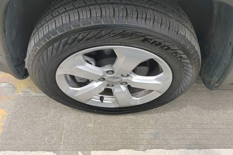 Used Jeep Compass 2019 200TS Automatic Premium - Connected Large Screen Version Left Front Wheel Hub