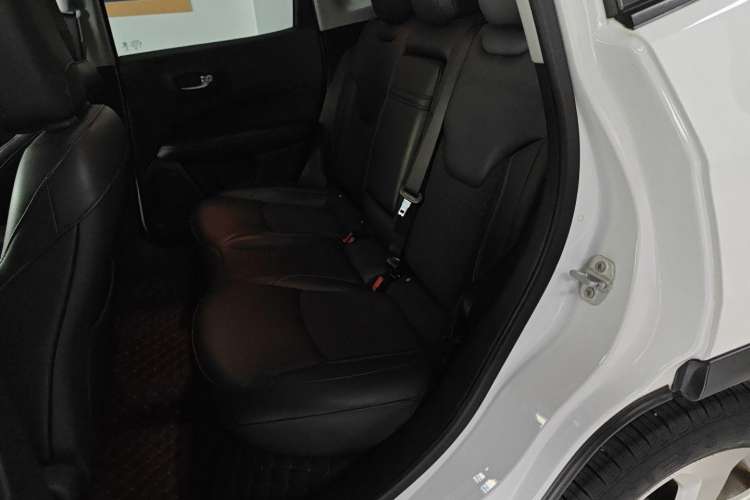 Used Jeep Compass 2019 220T Automatic Enjoyment Version Left Rear Seat