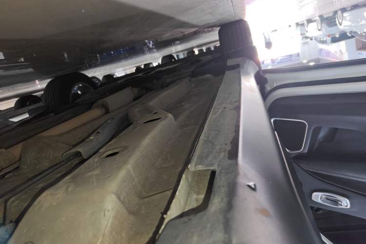 Used Jeep Compass 2019 220T Automatic Family Edition Left Side Sill