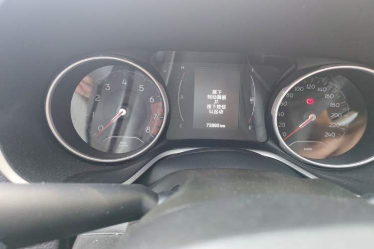 Used Jeep Compass 2019 220T Automatic Enjoyment Version Odometer Close Up