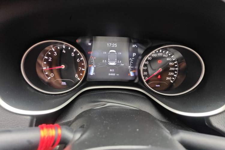 Used Jeep Compass 2019 200T Automatic Family Edition - Connected Large Screen Version Odometer Close Up