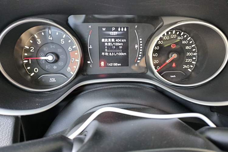 Used Jeep Compass 2019 220T Automatic Enjoyment Version Odometer Close Up