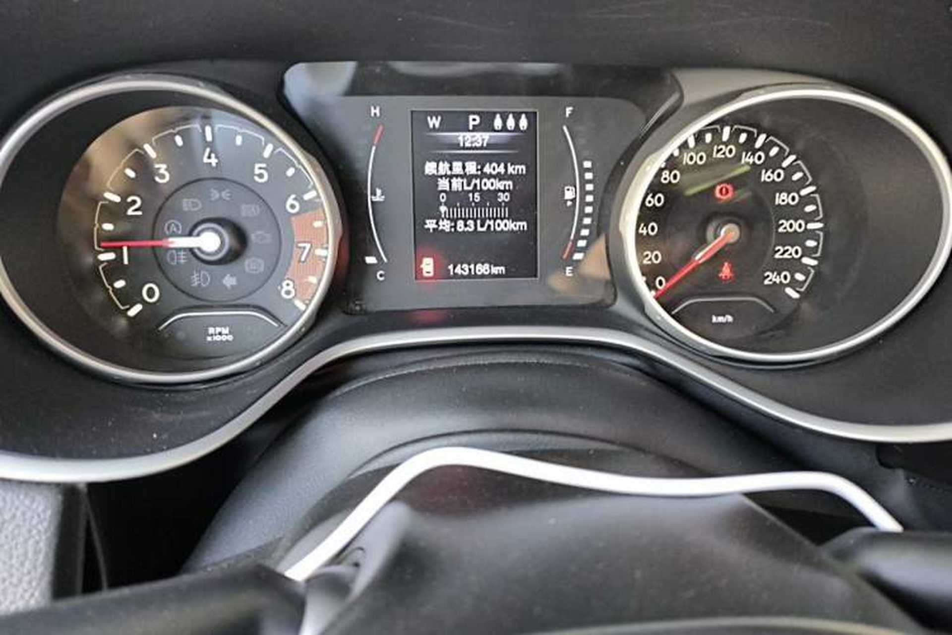 Used Jeep Compass 2019 220T Automatic Enjoyment Version Odometer Close Up