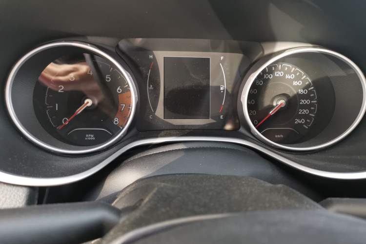 Used Jeep Compass 2019 220T Automatic Enjoyment Version Odometer Close Up