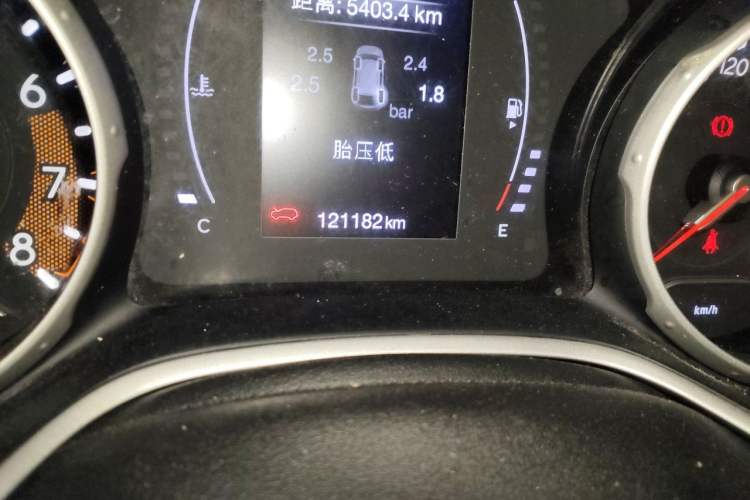 Used Jeep Compass 2019 200T Automatic Enjoyment - Connected Large Screen Version Odometer Close Up