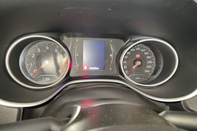 Used Jeep Compass 2019 220T Automatic Enjoyment Version Odometer Close Up