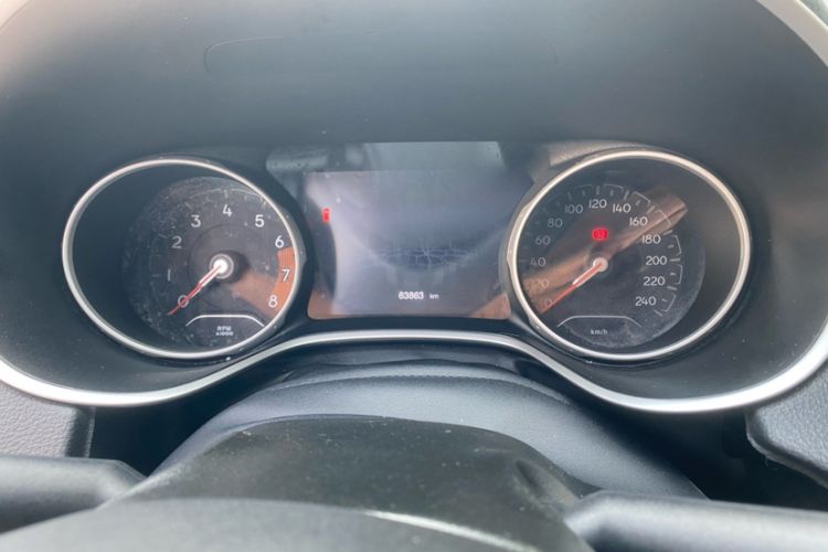 Used Jeep Compass 2019 220T Automatic Family Edition Odometer Close Up