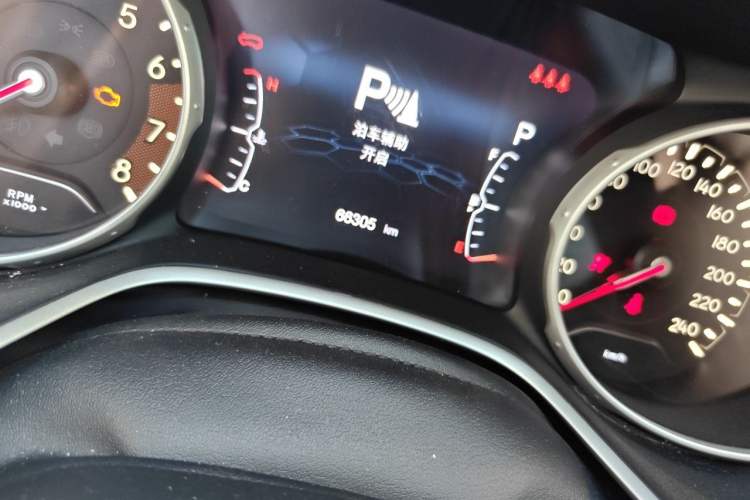 Used Jeep Compass 2019 220T Automatic Family Edition Odometer Close Up