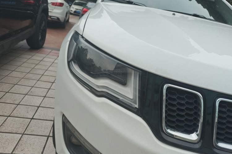 Used Jeep Compass 2019 220T Automatic Enjoyment Version Right Front Headlight