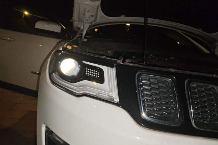 Used Jeep Compass 2019 200T Automatic Family Edition - Connected Large Screen Version Right Front Headlight