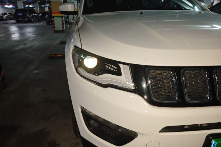 Used Jeep Compass 2019 220T Automatic Enjoyment Version Right Front Headlight