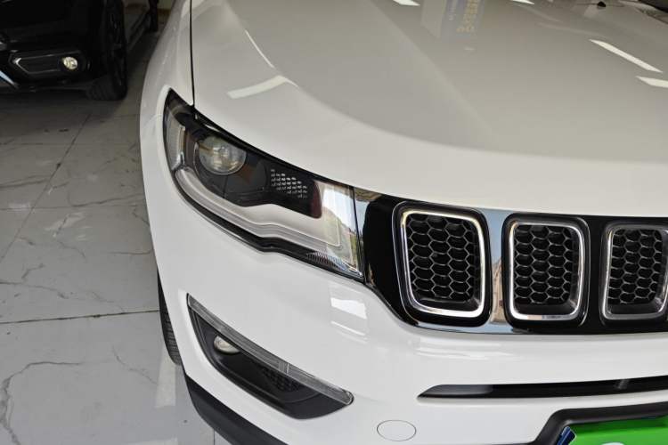 Used Jeep Compass 2019 220T Automatic Enjoyment Version Right Front Headlight