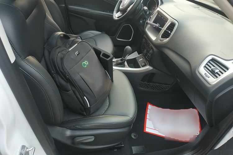 Used Jeep Compass 2019 220T Automatic Enjoyment Version Right Front Seat