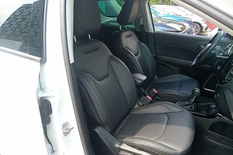 Used Jeep Compass 2019 220T Automatic Family Edition Right Front Seat