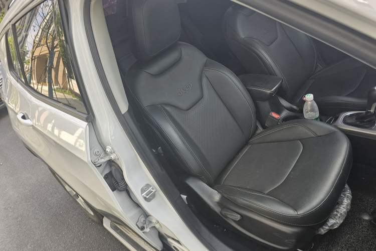 Used Jeep Compass 2019 200T Automatic Family Edition - Connected Large Screen Version Right Front Seat