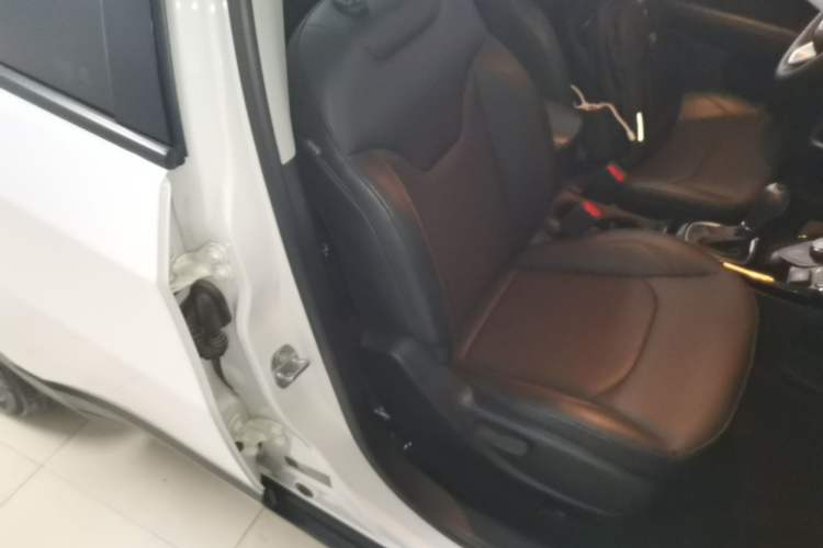 Used Jeep Compass 2019 220T Automatic Family Enjoyment Four-Wheel Drive Edition Right Front Seat