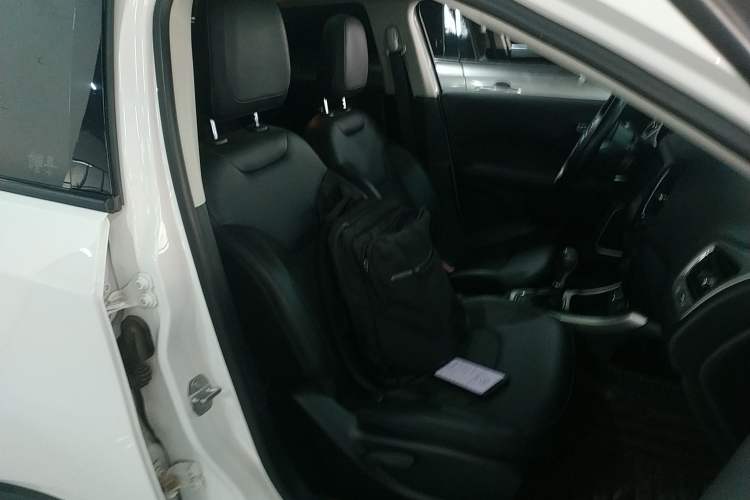 Used Jeep Compass 2019 200T Automatic Enjoyment - Connected Large Screen Version Right Front Seat