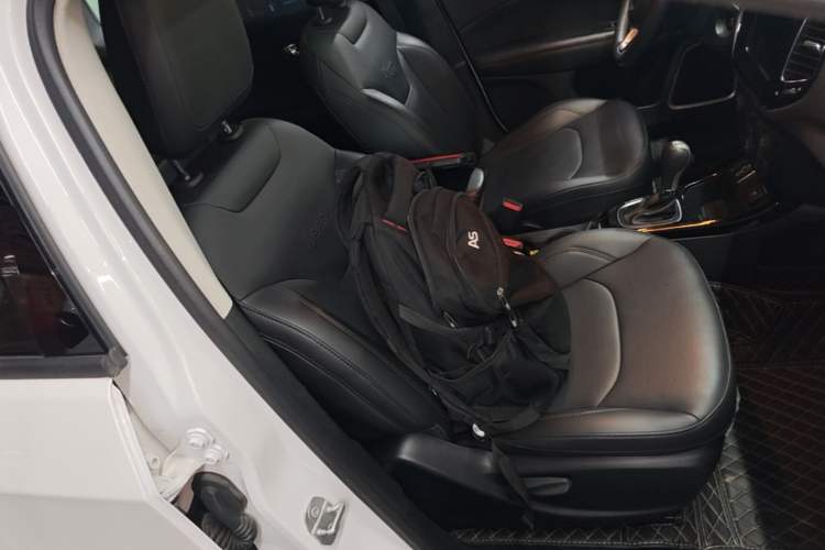 Used Jeep Compass 2019 220T Automatic Family Edition Right Front Seat