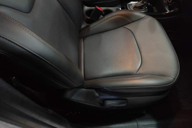 Used Jeep Compass 2019 220T Automatic Family Edition Right Front Seat