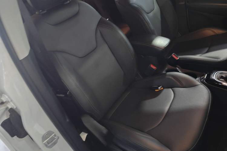 Used Jeep Compass 2019 220T Automatic Family Edition Right Front Seat