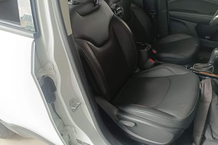 Used Jeep Compass 2019 220T Automatic Family Edition Right Front Seat