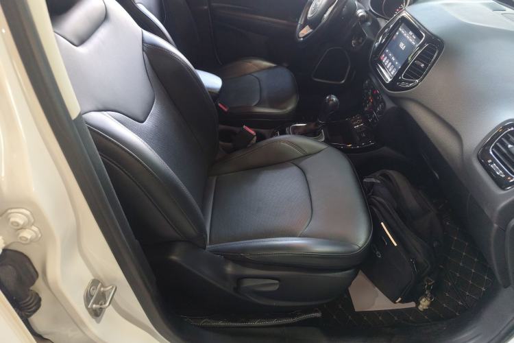 Used Jeep Compass 2019 220T Automatic Family Edition Right Front Seat