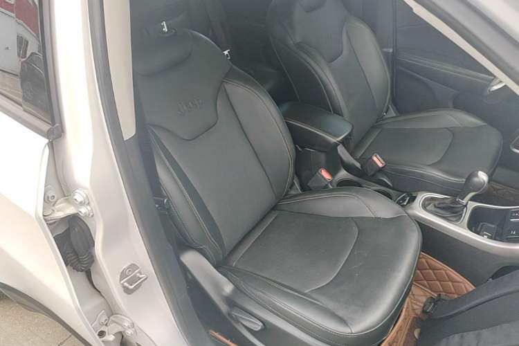 Used Jeep Compass 2019 200TS Automatic Premium - Connected Large Screen Version Right Front Seat