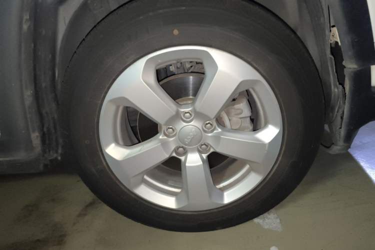Used Jeep Compass 2019 200T Automatic Family Edition - Connected Large Screen Version Right Front Wheel Hub