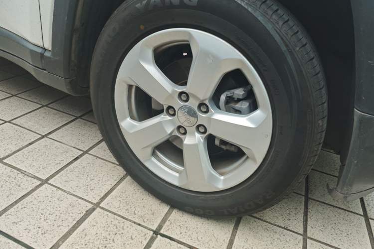 Used Jeep Compass 2019 220T Automatic Enjoyment Version Right Front Wheel Hub