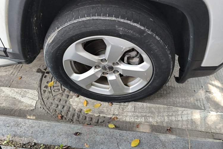 Used Jeep Compass 2019 220T Automatic Enjoyment Version Right Front Wheel Hub