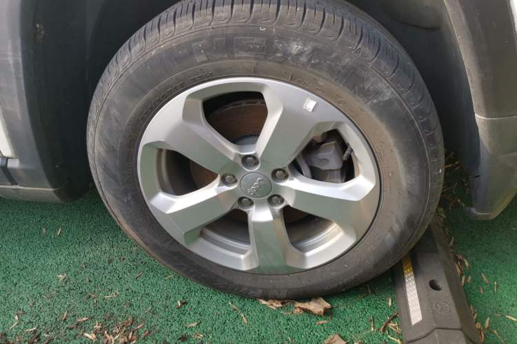 Used Jeep Compass 2019 220T Automatic Enjoyment Version Right Front Wheel Hub