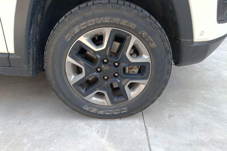 Used Jeep Compass 2019 220T Automatic Four-Wheel Drive High-Performance Flagship Edition Right Front Wheel Hub