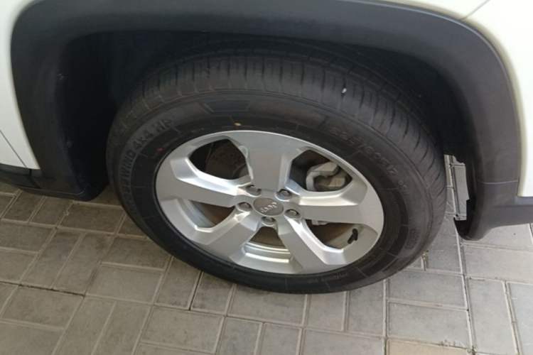 Used Jeep Compass 2019 220T Automatic Enjoyment Version Right Front Wheel Hub