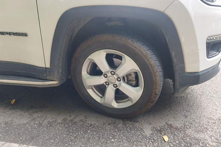 Used Jeep Compass 2019 220T Automatic Family Edition Right Front Wheel Hub