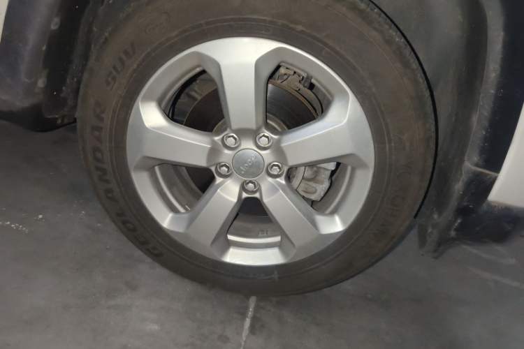 Used Jeep Compass 2019 200T Automatic Family Edition - Connected Large Screen Version Right Front Wheel Hub