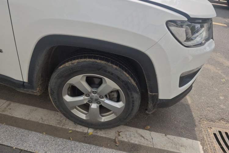 Used Jeep Compass 2019 200TS Automatic Premium - Connected Large Screen Version Right Front Wheel Hub