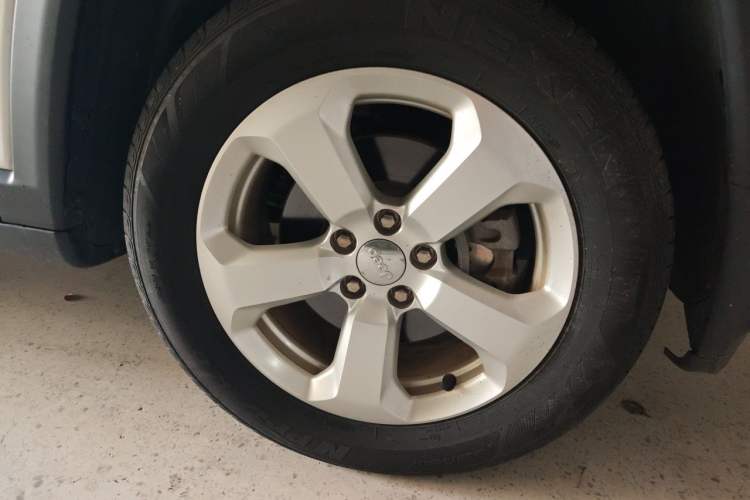 Used Jeep Compass 2019 220T Automatic Family Edition Right Front Wheel Hub
