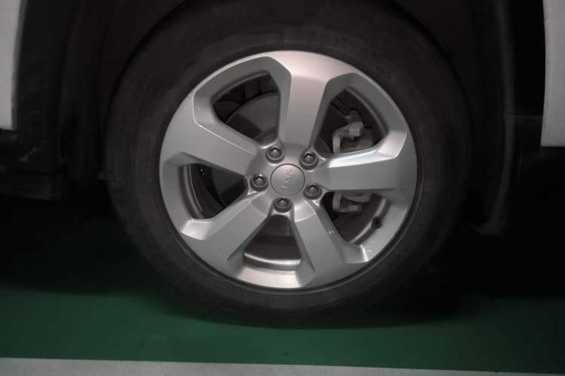 Used Jeep Compass 2019 220T Automatic Family Edition Right Front Wheel Hub