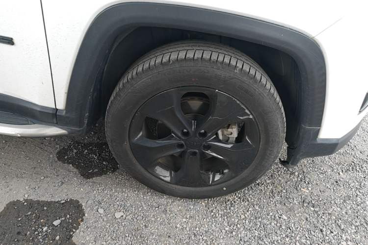 Used Jeep Compass 2019 220T Automatic Night Eagle Edition Right Front Wheel Hub