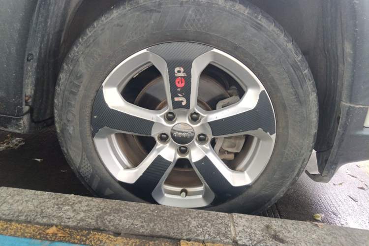 Used Jeep Compass 2019 220T Automatic Family Edition Right Front Wheel Hub