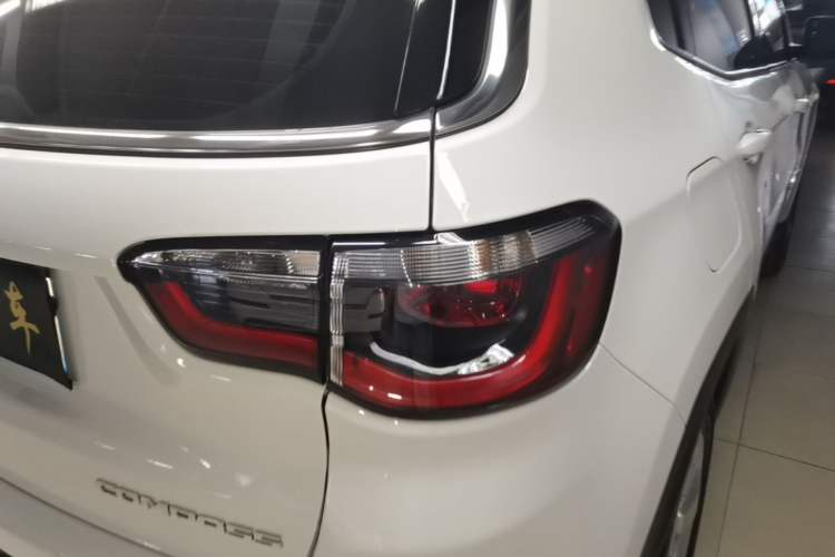 Used Jeep Compass 2019 220T Automatic Family Enjoyment Four-Wheel Drive Edition Right Rear Taillight