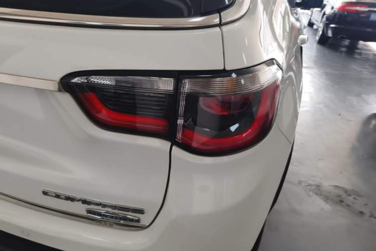 Used Jeep Compass 2019 200T Automatic Family Edition - Connected Large Screen Version Right Rear Taillight
