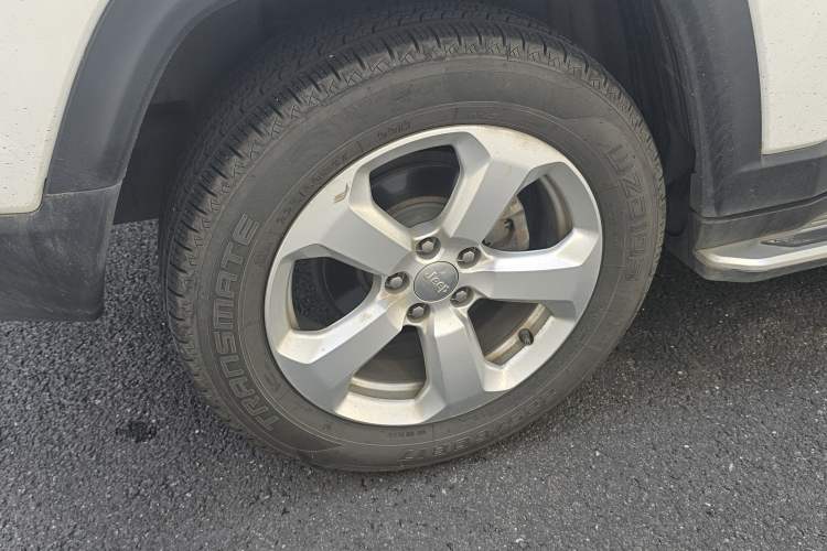 Used Jeep Compass 2019 200T Automatic Family Edition - Connected Large Screen Version Right Rear Wheel Hub