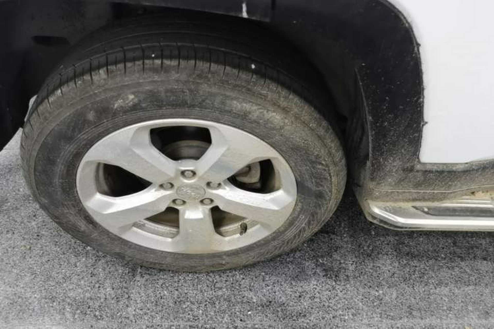 Used Jeep Compass 2019 200T Automatic Family Enjoyment Four-Wheel Drive - Connected Large Screen Version Right Rear Wheel Hub