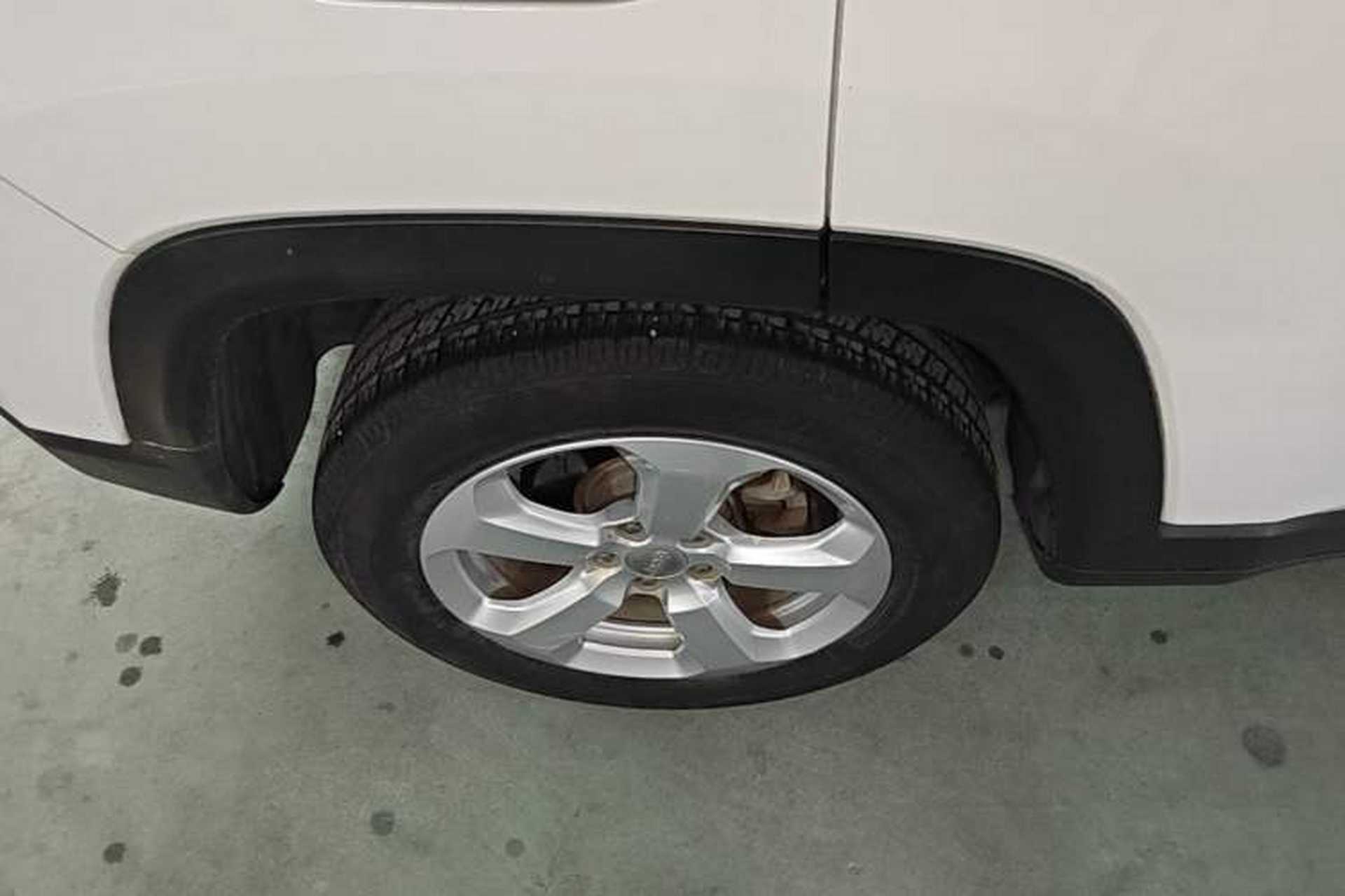 Used Jeep Compass 2019 200T Automatic Family Edition - Connected Large Screen Version Right Rear Wheel Hub