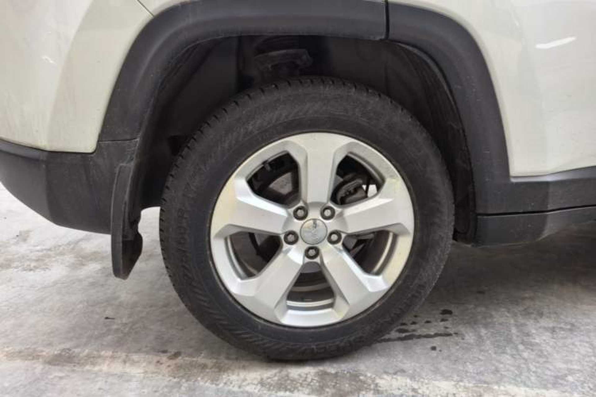 Used Jeep Compass 2019 200T Automatic Family Edition - Connected Large Screen Version Right Rear Wheel Hub