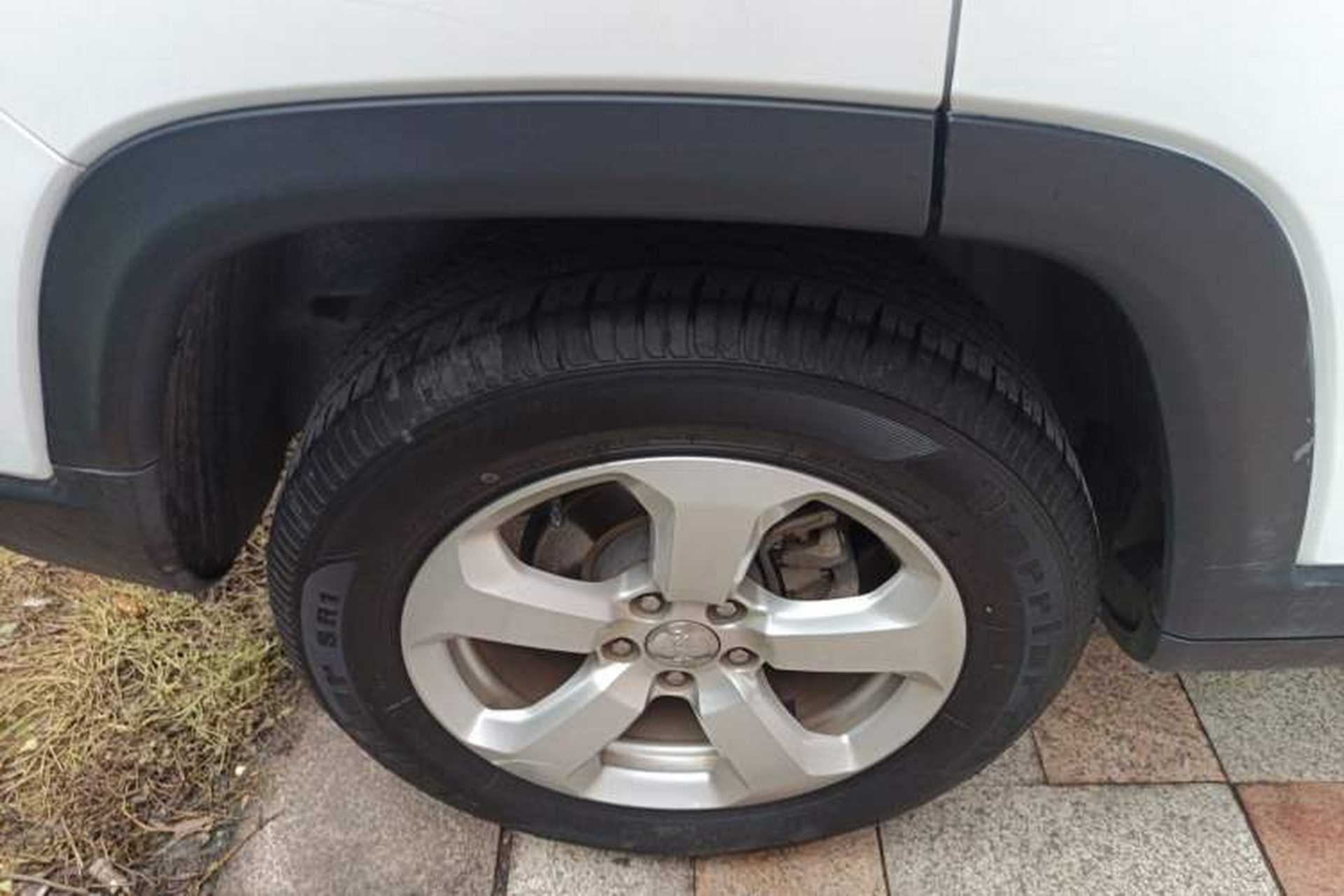 Used Jeep Compass 2019 220T Automatic Family Edition Right Rear Wheel Hub